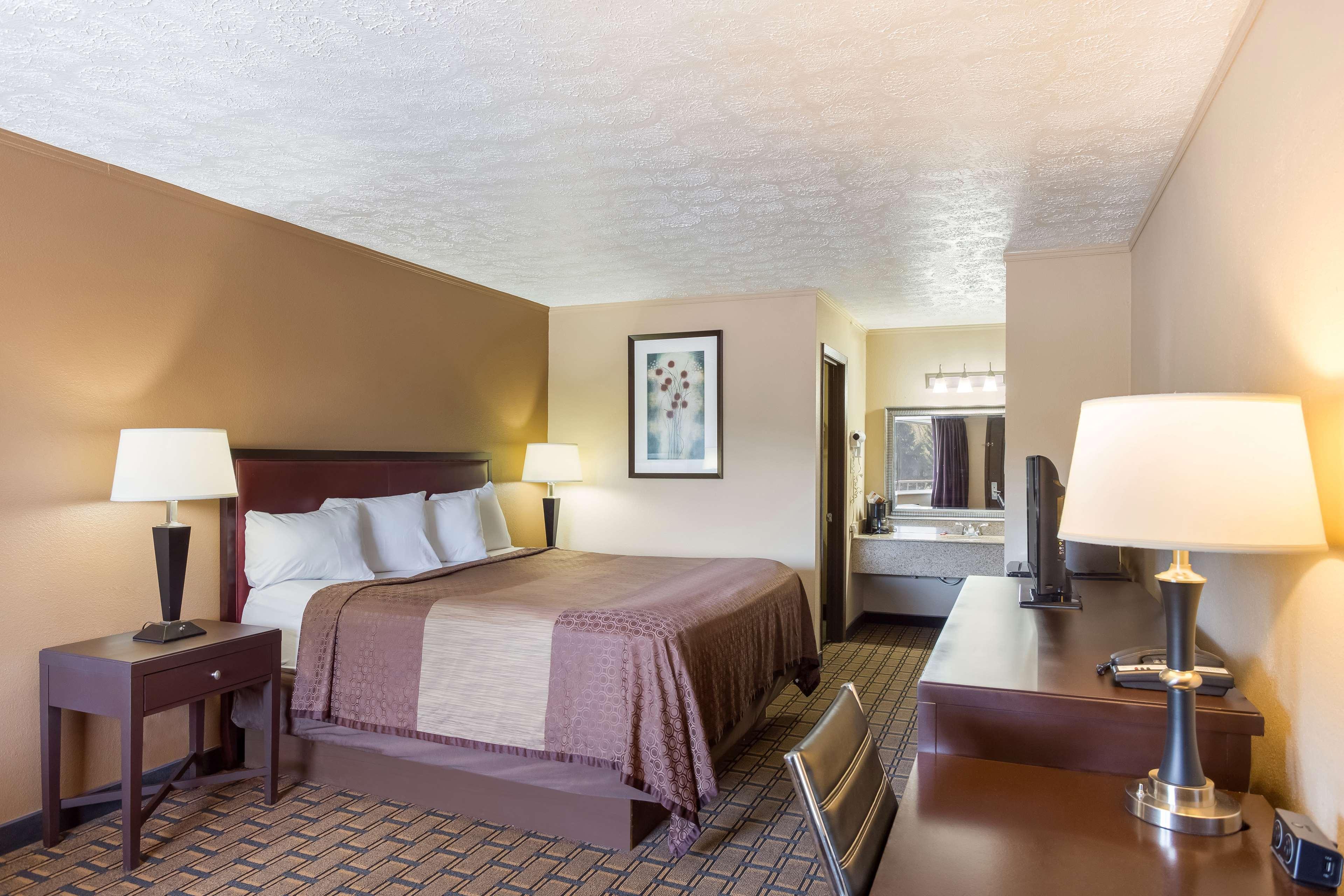 Surestay Hotel By Best Western Summersville Exterior photo