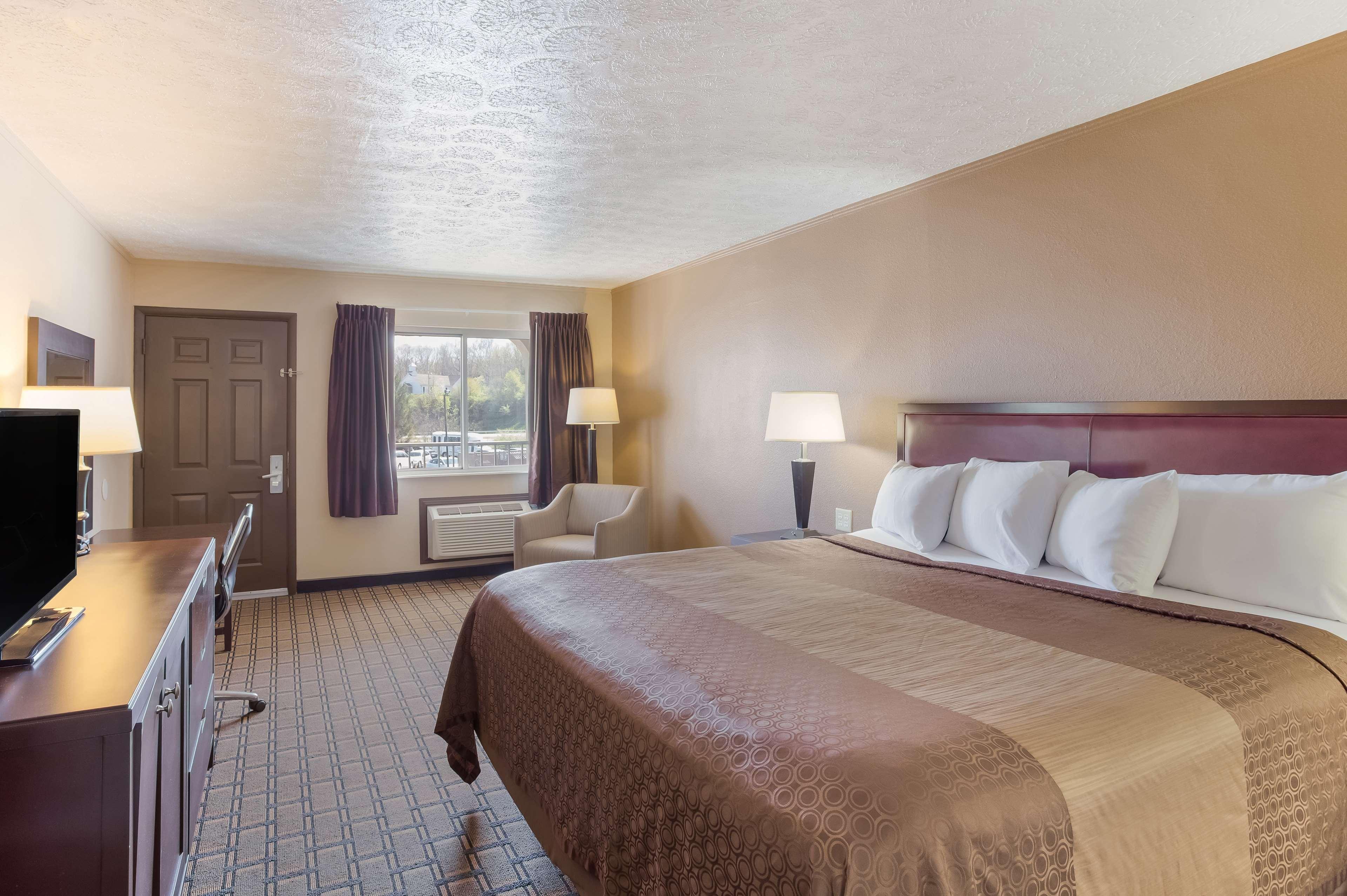 Surestay Hotel By Best Western Summersville Exterior photo