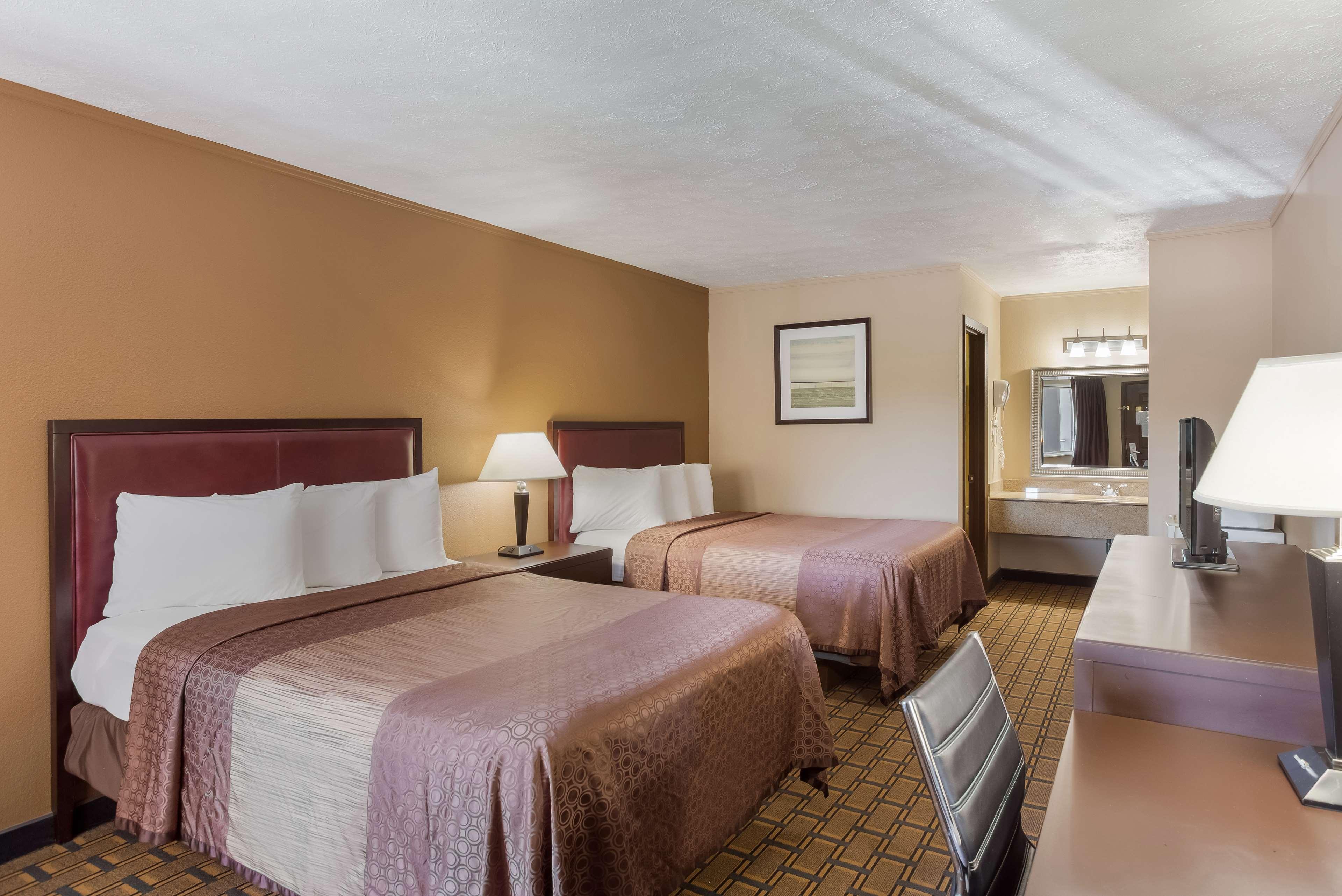 Surestay Hotel By Best Western Summersville Exterior photo