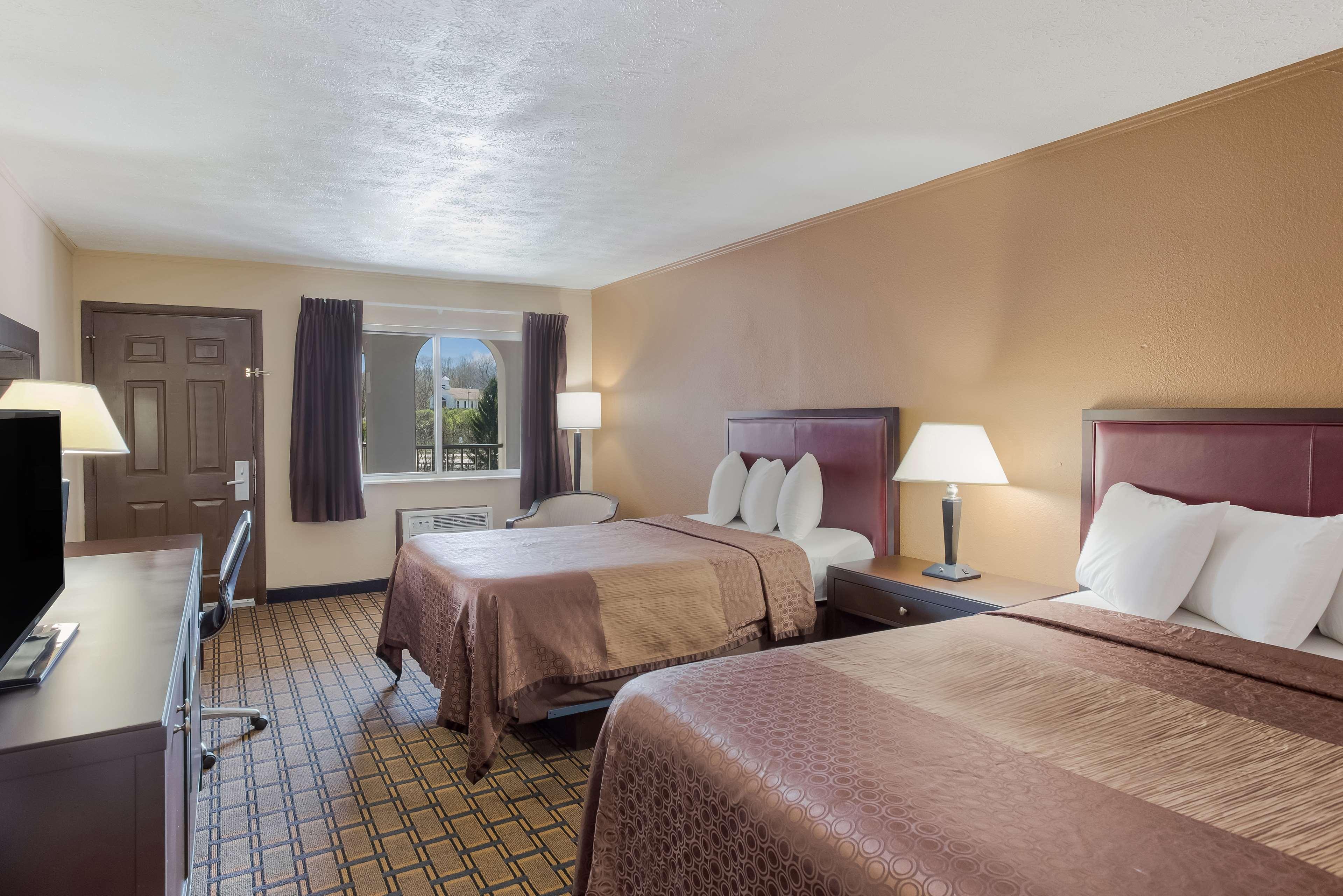 Surestay Hotel By Best Western Summersville Exterior photo