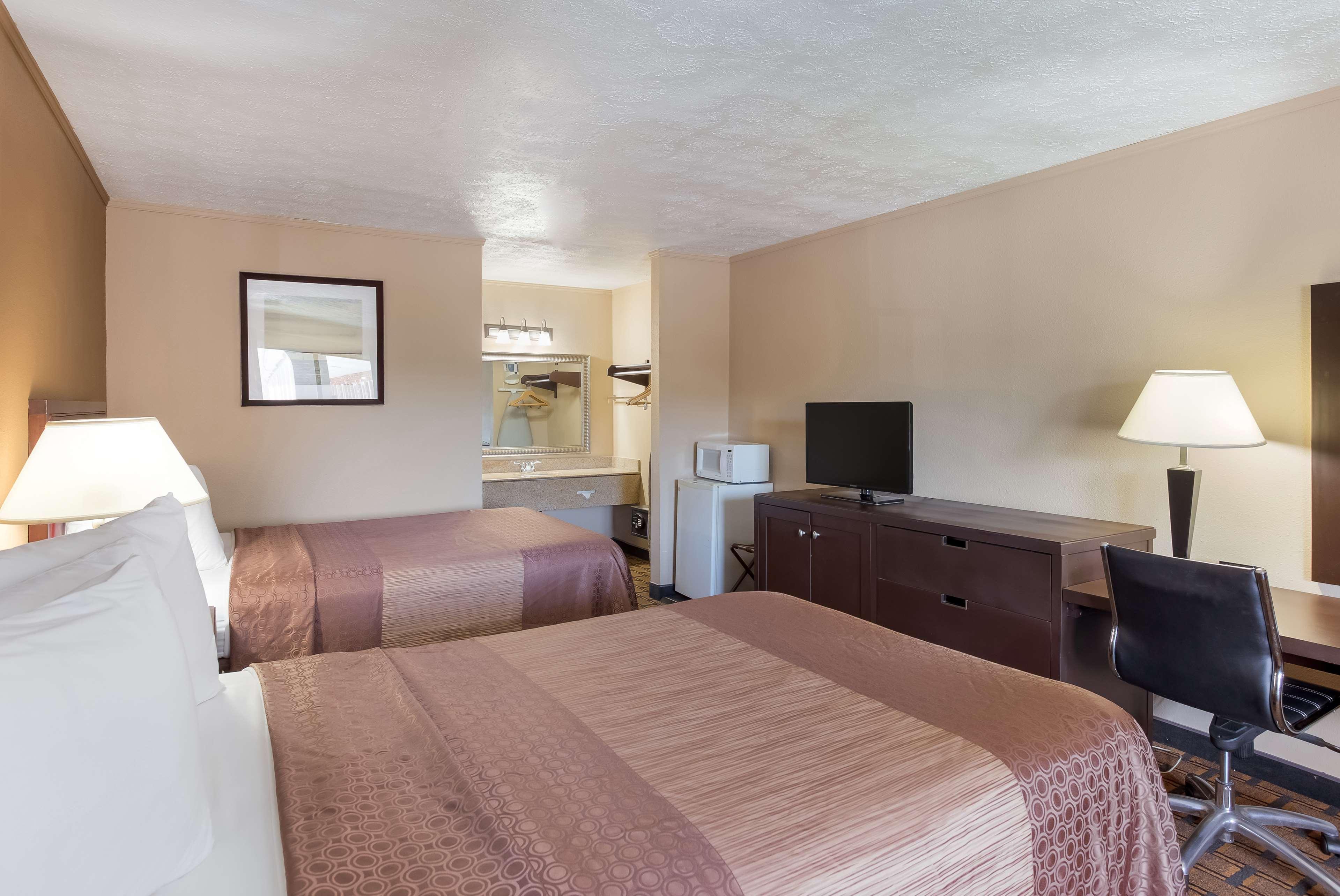 Surestay Hotel By Best Western Summersville Exterior photo