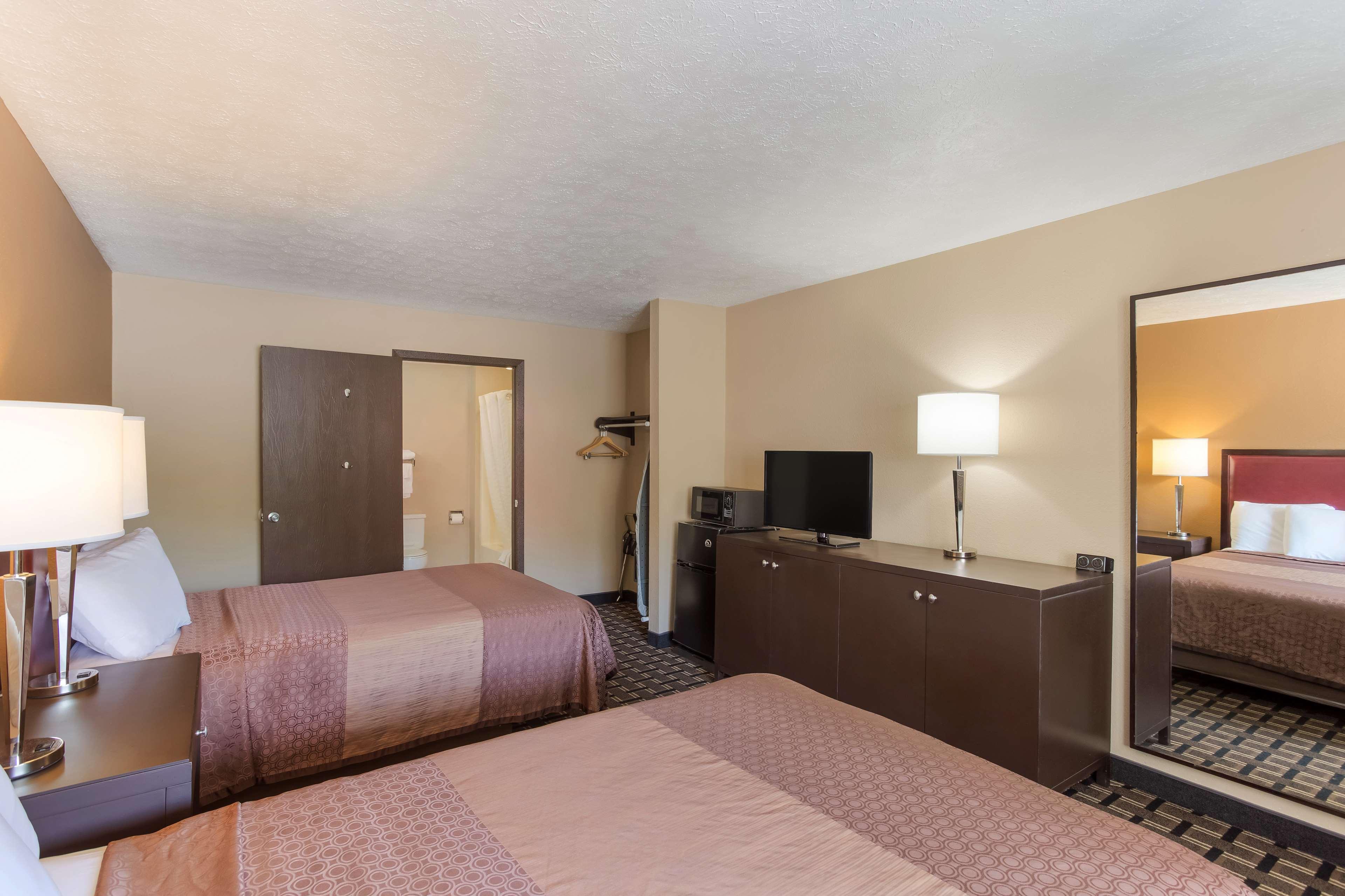 Surestay Hotel By Best Western Summersville Exterior photo