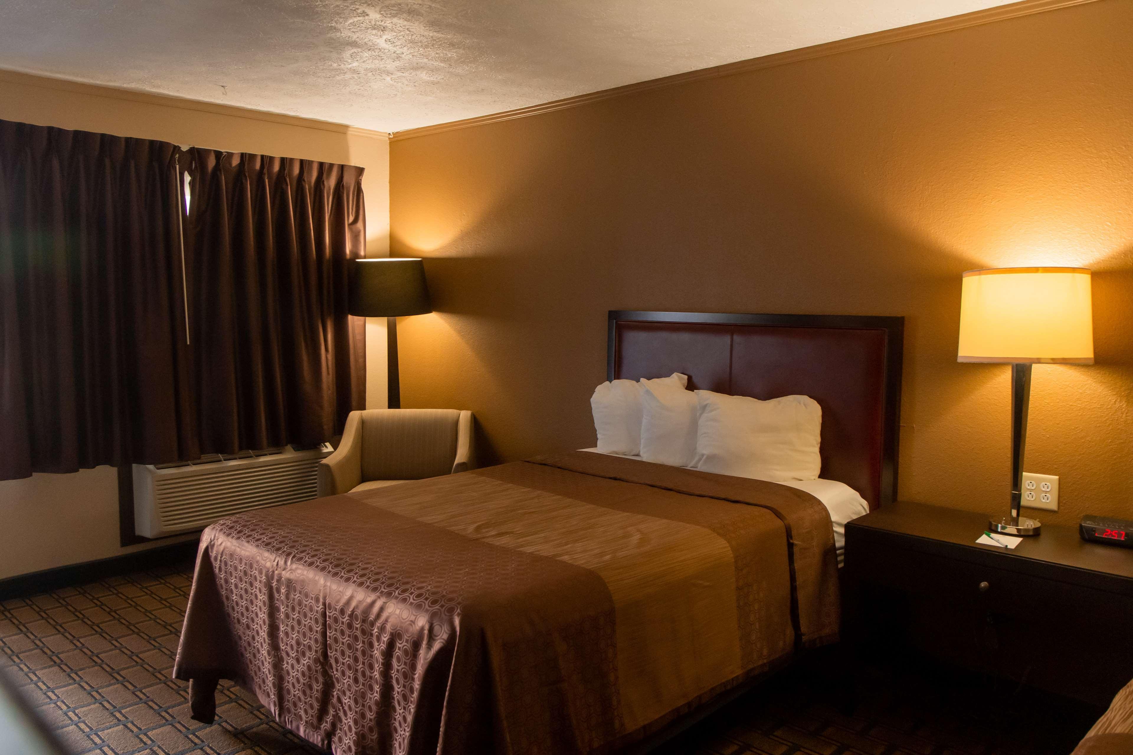 Surestay Hotel By Best Western Summersville Exterior photo