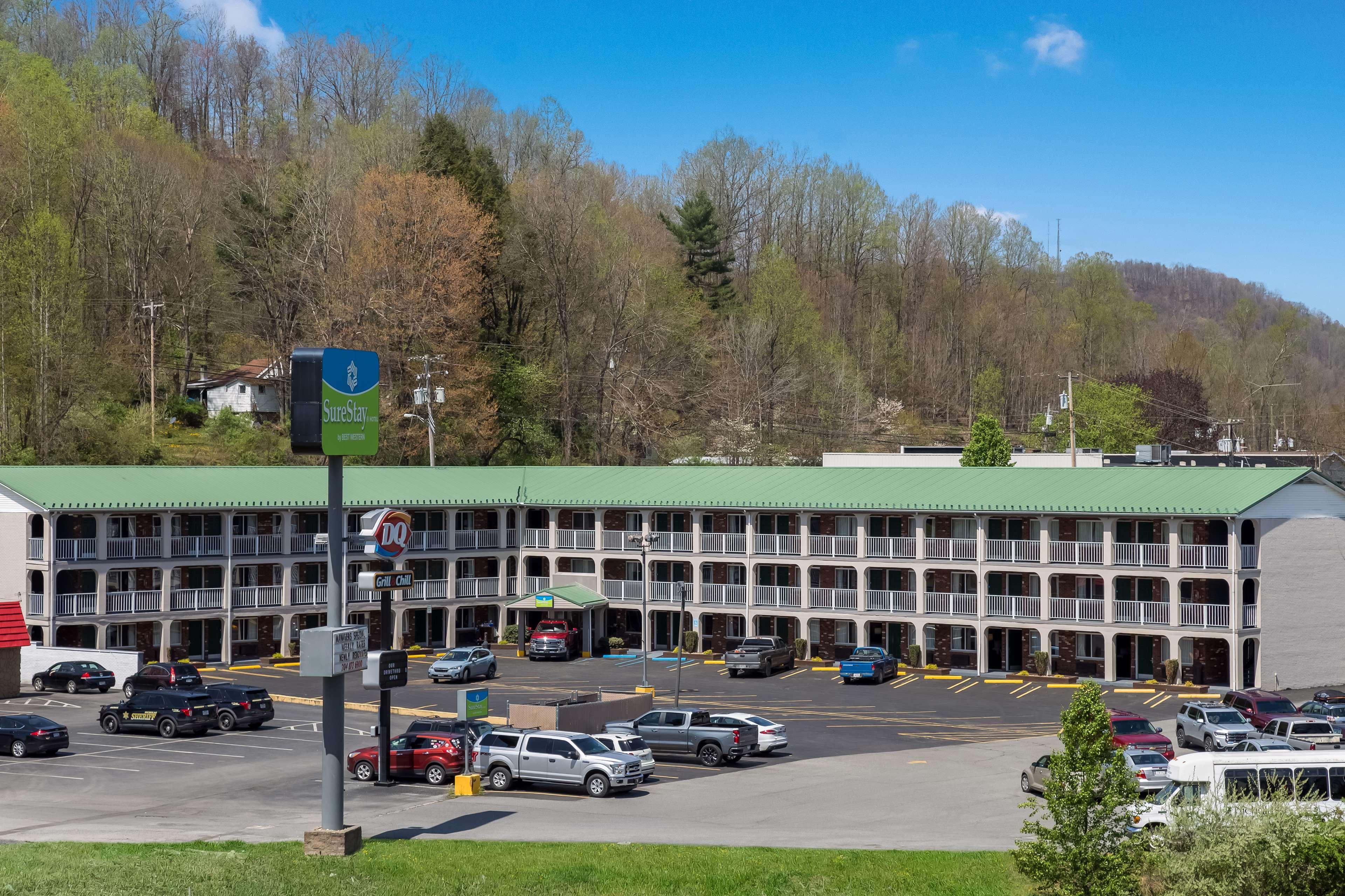 Surestay Hotel By Best Western Summersville Exterior photo