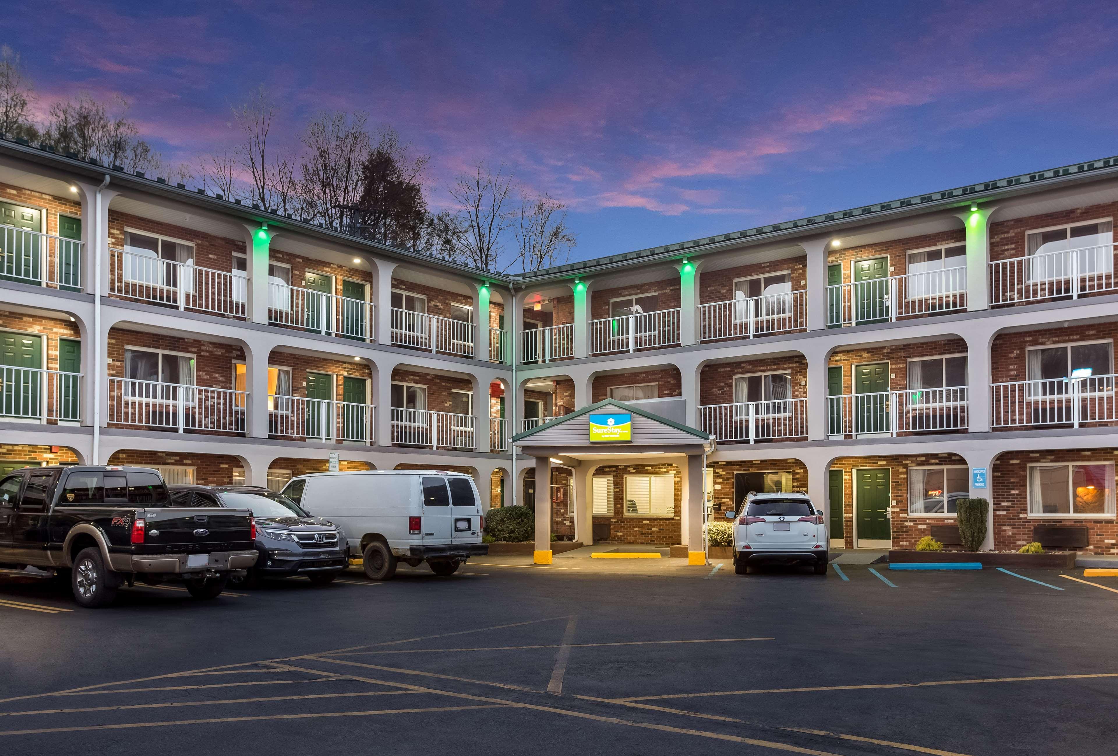 Surestay Hotel By Best Western Summersville Exterior photo