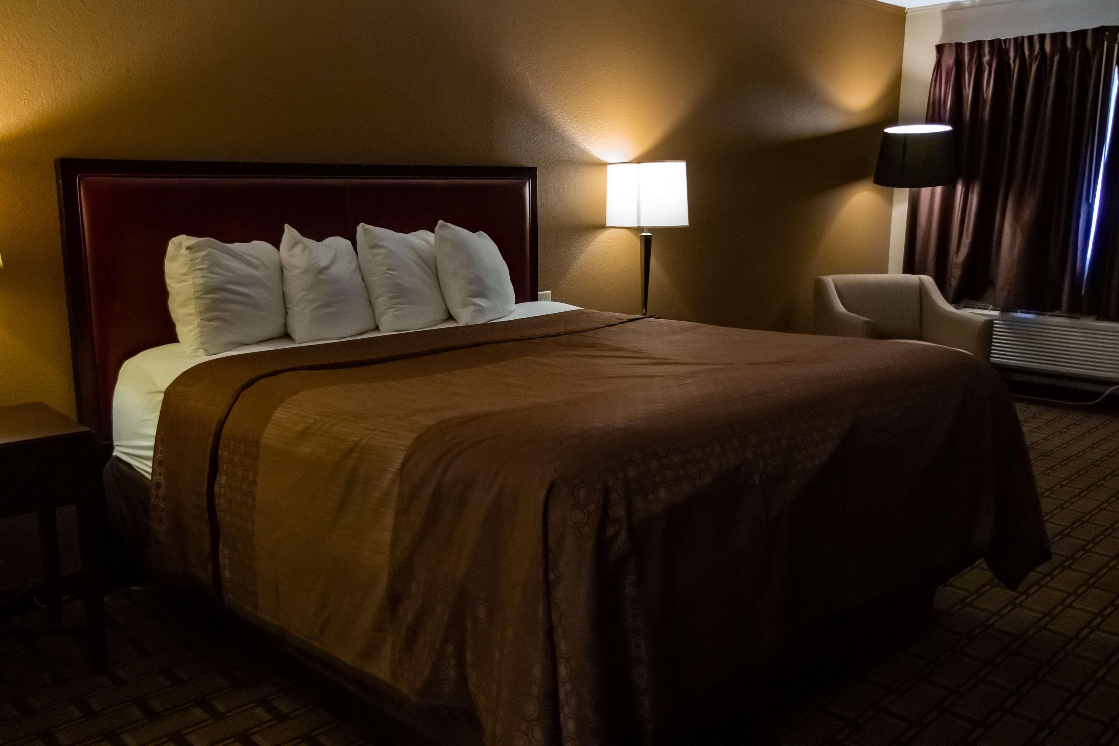 Surestay Hotel By Best Western Summersville Exterior photo
