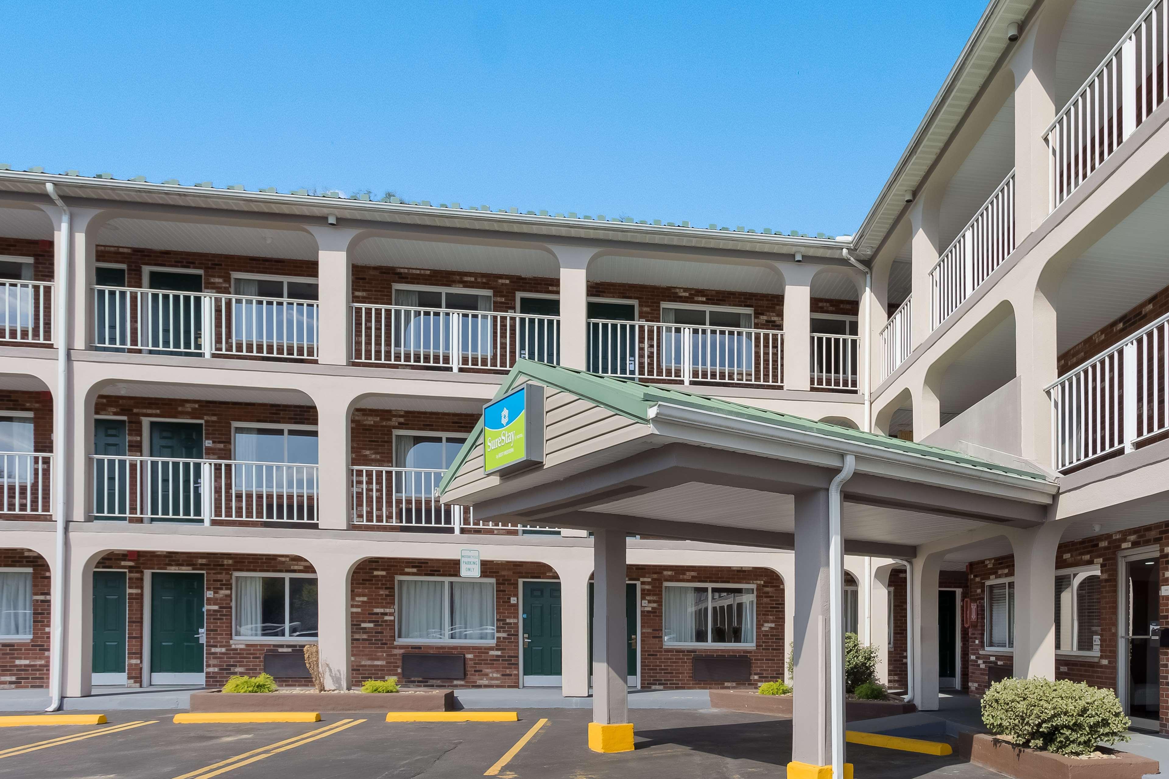 Surestay Hotel By Best Western Summersville Exterior photo