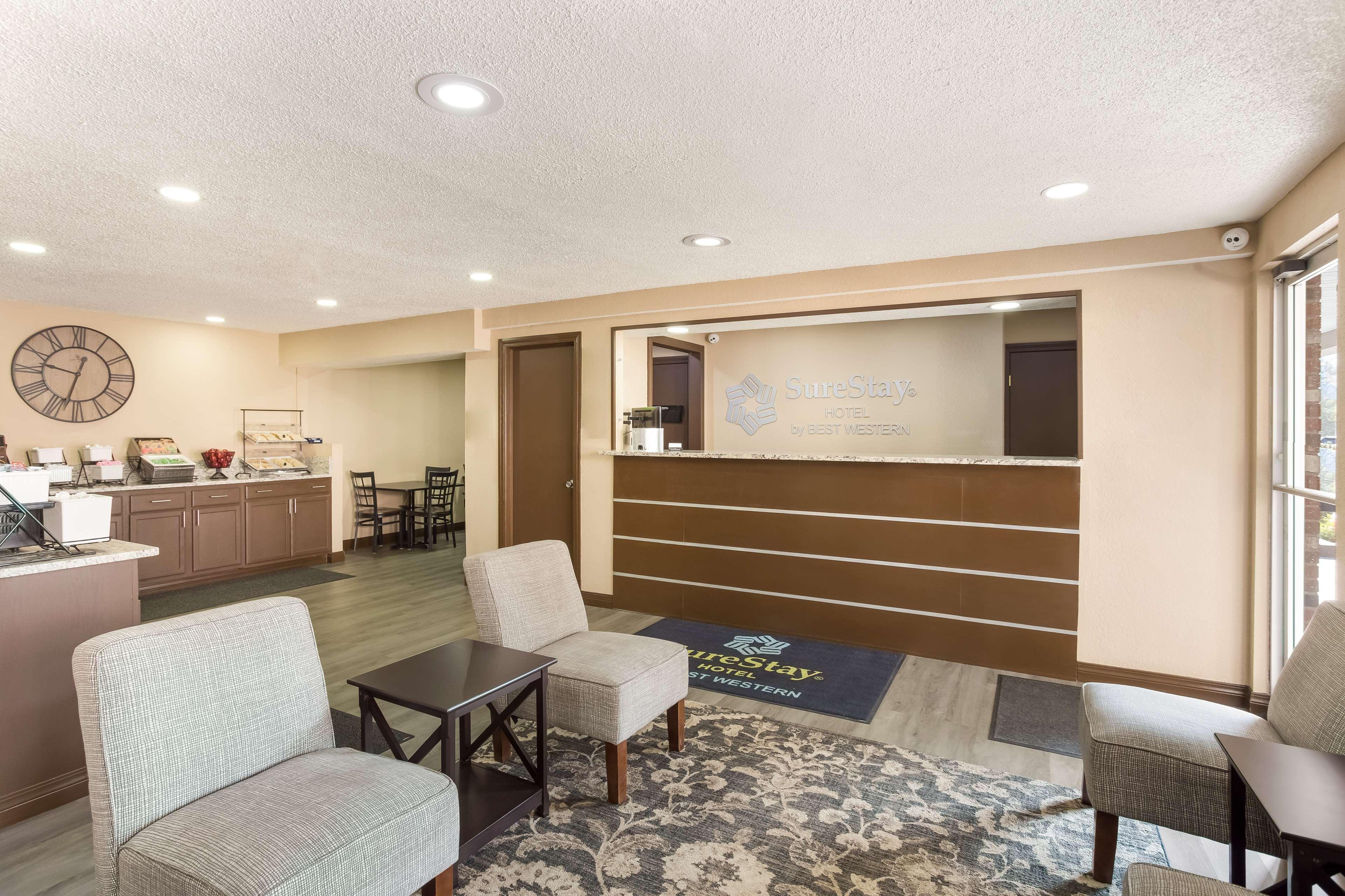 Surestay Hotel By Best Western Summersville Exterior photo